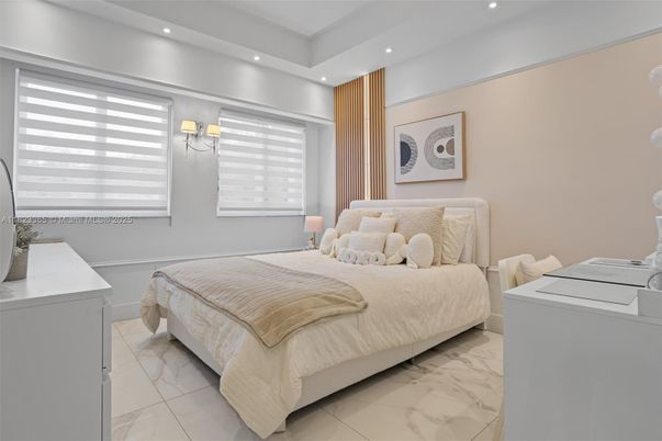 Bedroom, Interior, Marble, Recessed Lighting