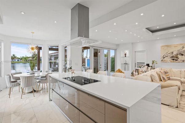 Chandelier, Dining room, Interior, Kitchen, Living room, Marble, Recessed Lighting, Water