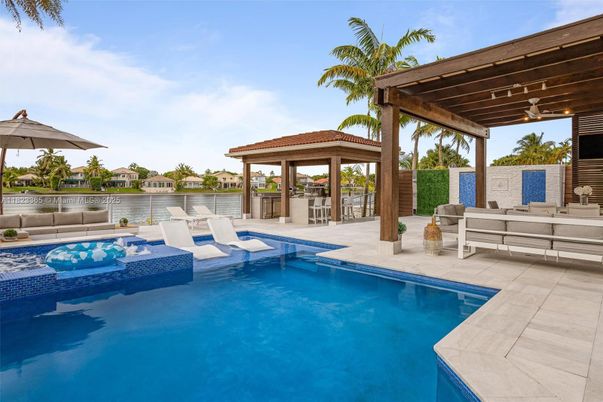 Exterior, Pool, Water