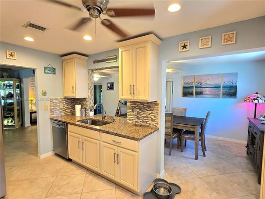 Dining room, Interior, Kitchen, Recessed Lighting