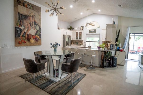 Dining room, Interior, Kitchen, Pendant Lights, Recessed Lighting, Stainless Steel Appliances