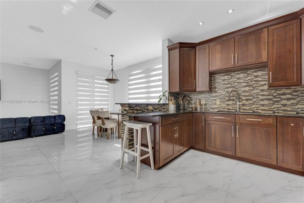 Dining room, Interior, Kitchen, Marble, Pendant Lights, Recessed Lighting