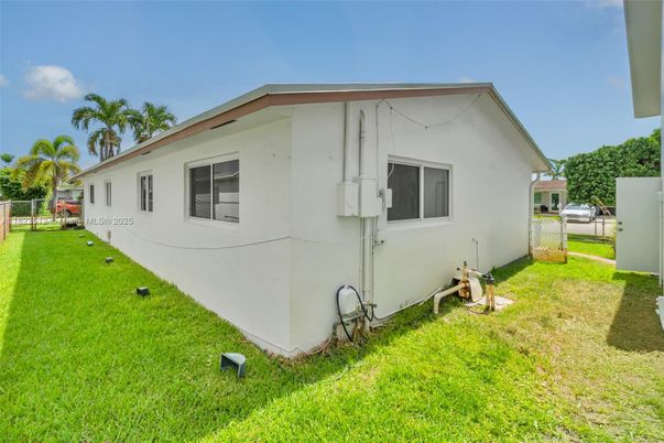 Backyard, Exterior