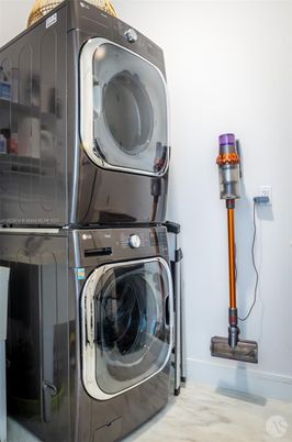 Interior, Utility Closets, Washer, Wood Texture Flooring