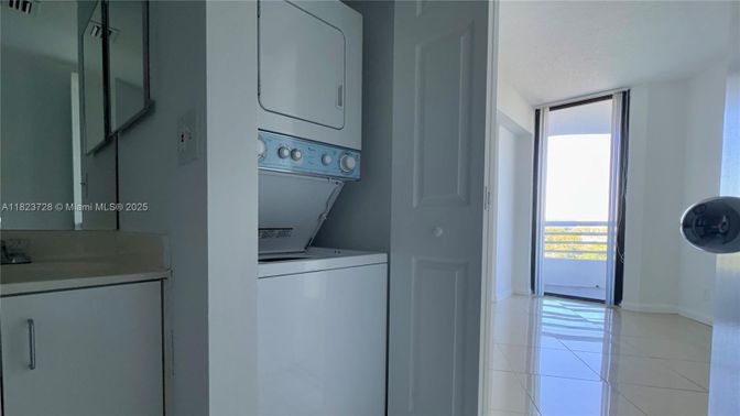 Interior, Utility Closets, Washer