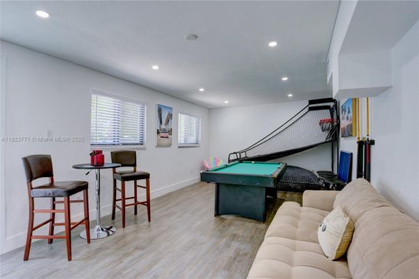 Billiard Table, Game Room, Interior, Living room, Recessed Lighting, Wood Texture Flooring