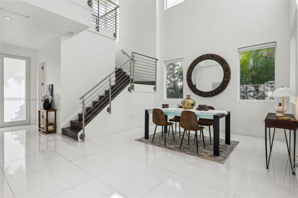 Dining room, Interior, Recessed Lighting