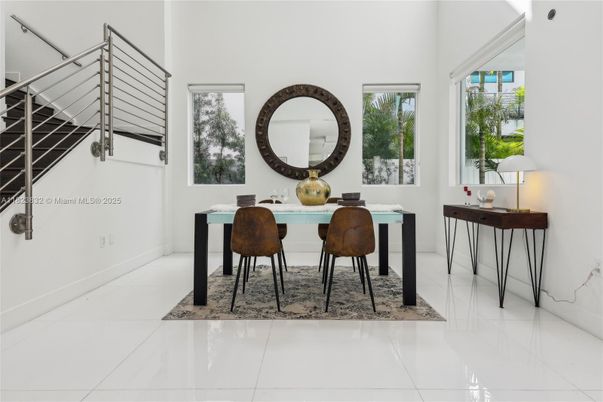 Dining room, Interior