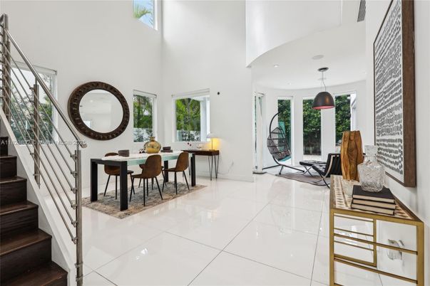 Dining room, Interior, Pendant Lights, Recessed Lighting
