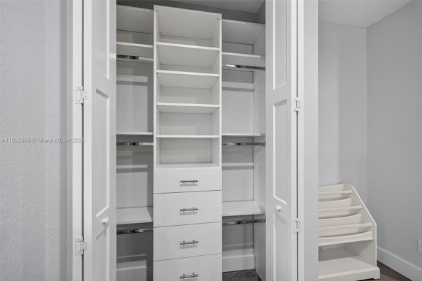 Interior, Walk-in Closets