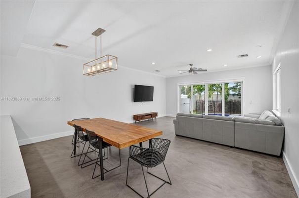 Dining room, Interior, Living room, Pendant Lights, Recessed Lighting
