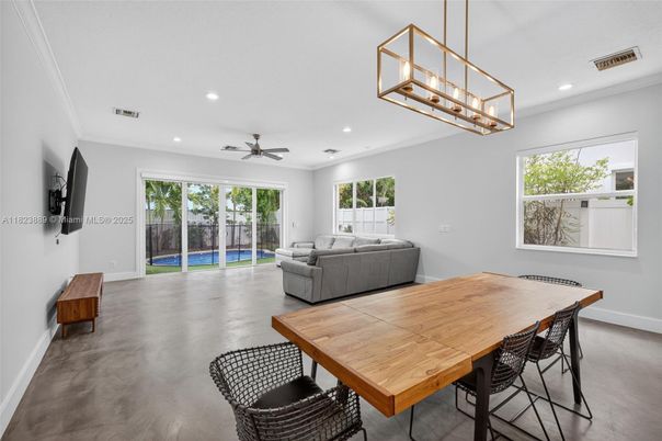 Dining room, Interior, Living room, Pendant Lights, Recessed Lighting