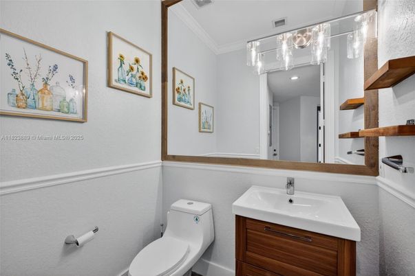 Bathroom, Interior, Recessed Lighting