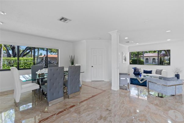 Dining room, Interior, Living room, Recessed Lighting