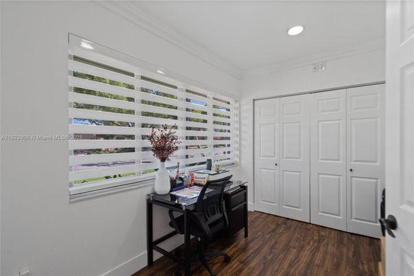Home Office, Interior, Recessed Lighting, Wood Texture Flooring