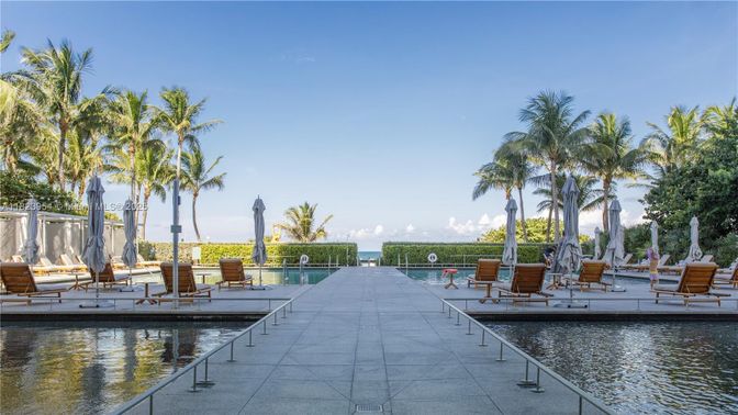 Exterior, Pool, Water