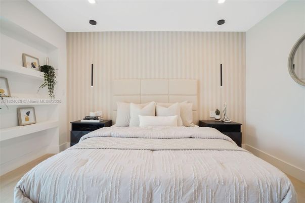 Bedroom, Interior, Recessed Lighting
