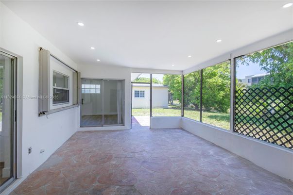 Interior, Recessed Lighting, Sun Room