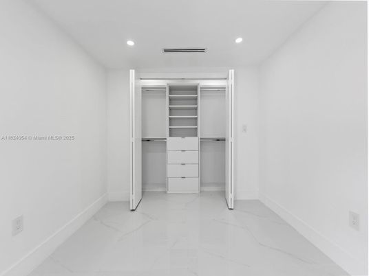 Empty room, Interior, Marble, Recessed Lighting, Walk-in Closets