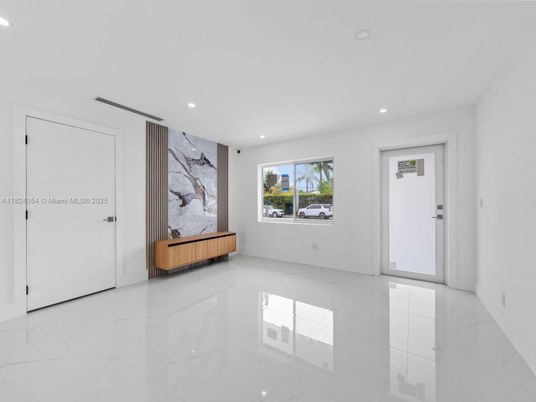 Empty room, Interior, Marble, Recessed Lighting