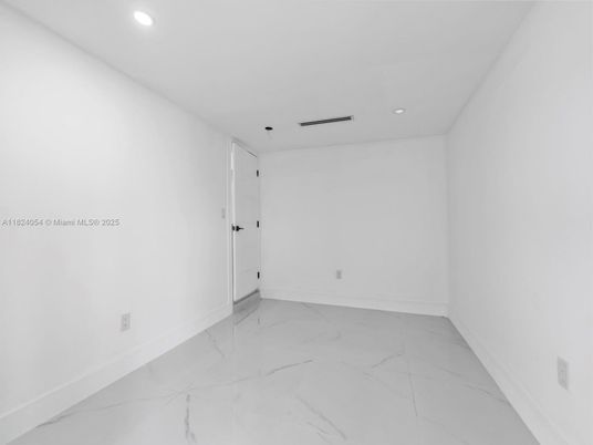 Empty room, Interior, Marble, Recessed Lighting