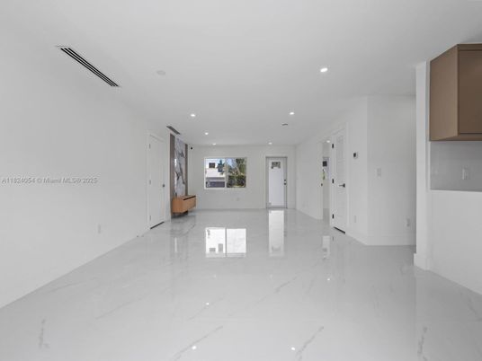 Empty room, Interior, Marble, Recessed Lighting