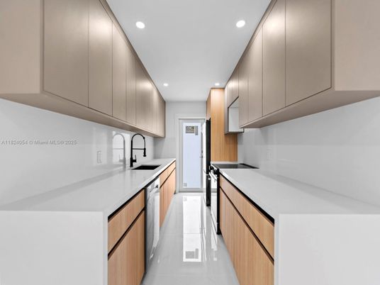 Interior, Kitchen, Recessed Lighting