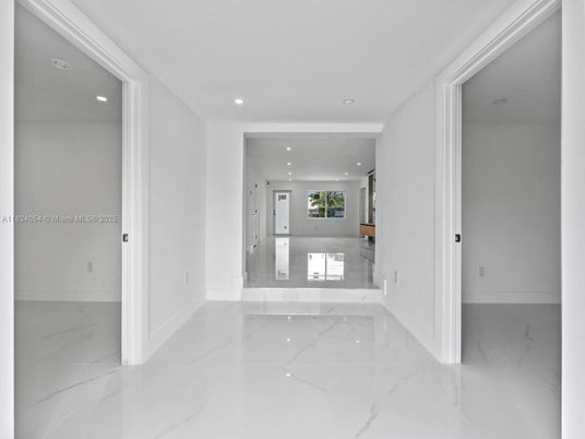 Empty room, Interior, Marble, Recessed Lighting