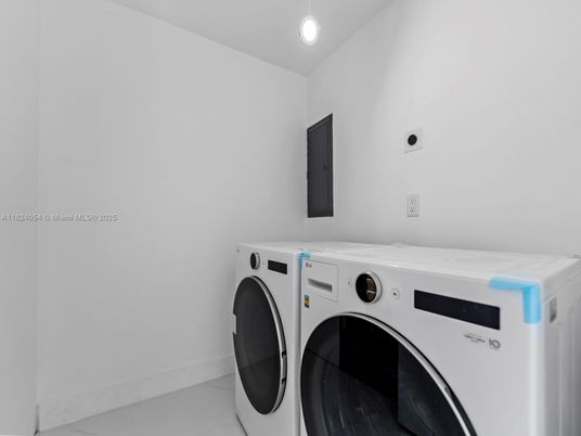 Interior, Washer