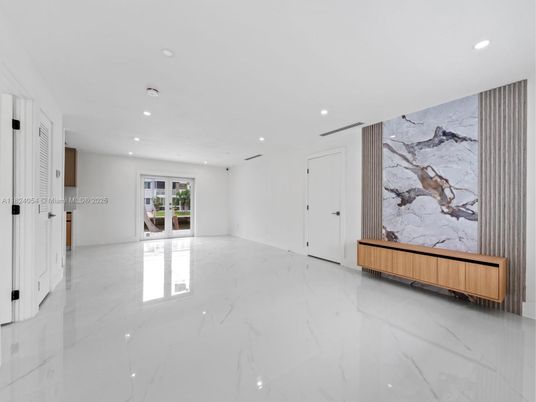 Empty room, Interior, Marble, Marble Walls, Recessed Lighting