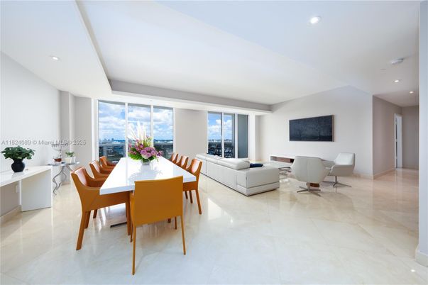 Dining room, Interior, Living room, Recessed Lighting