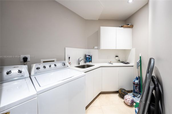 Interior, Recessed Lighting, Washer
