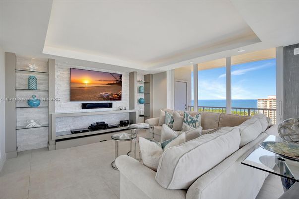 Interior, Living room, Recessed Lighting, Water
