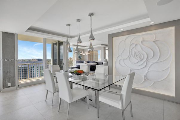 Dining room, Interior, Pendant Lights, Recessed Lighting, Water