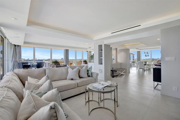 Dining room, Interior, Living room, Recessed Lighting, Water