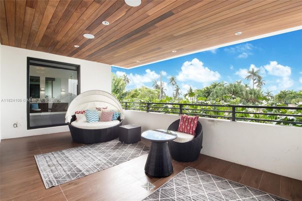 Exterior, Wood Texture Flooring