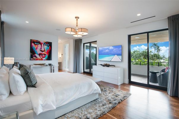 Bedroom, Interior, Pendant Lights, Recessed Lighting, Wood Texture Flooring