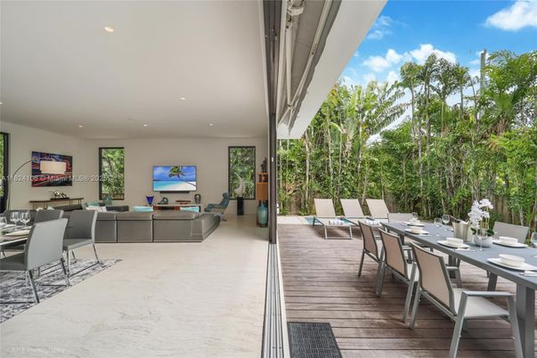 Exterior, Recessed Lighting