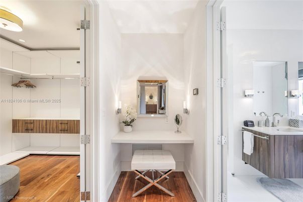 Bathroom, Interior, Recessed Lighting, Wood Texture Flooring