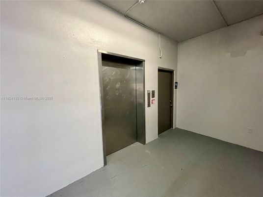 Elevator, Interior