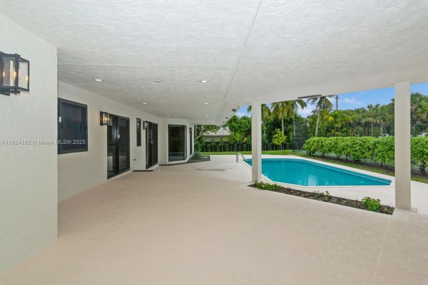 Exterior, Pool, Recessed Lighting