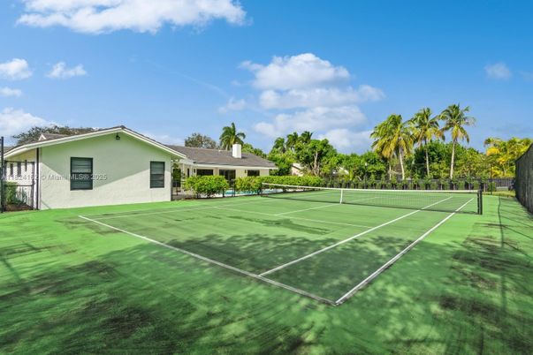 Exterior, Tennis Courts