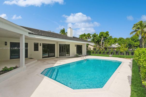 Exterior, Pool