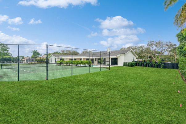 Exterior, Tennis Courts