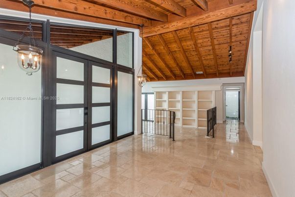 Empty room, Interior, Pendant Lights, Wooden Beams, Wooden Ceilings