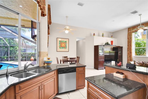 Dining room, Interior, Kitchen, Recessed Lighting