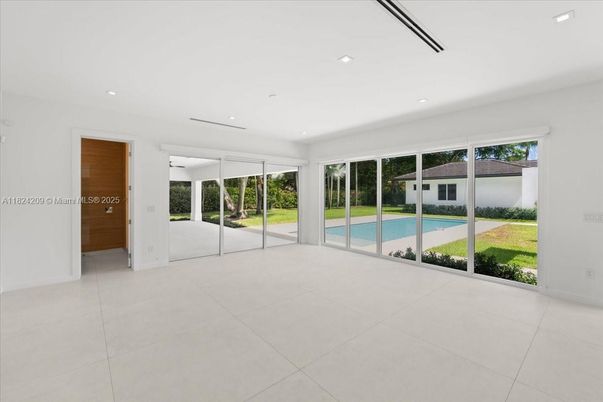 Empty room, Interior, Recessed Lighting, Sun Room