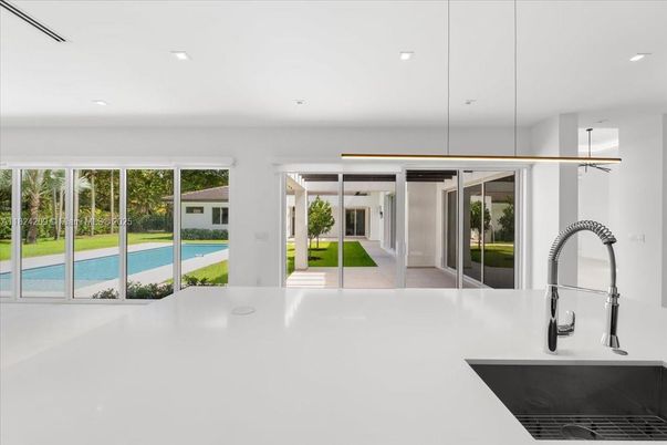 Interior, Pendant Lights, Pool, Recessed Lighting