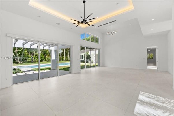 Empty room, Interior, Pendant Lights, Recessed Lighting