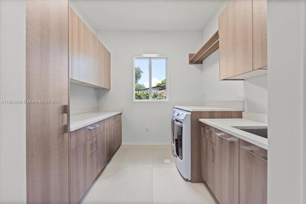 Interior, Washer